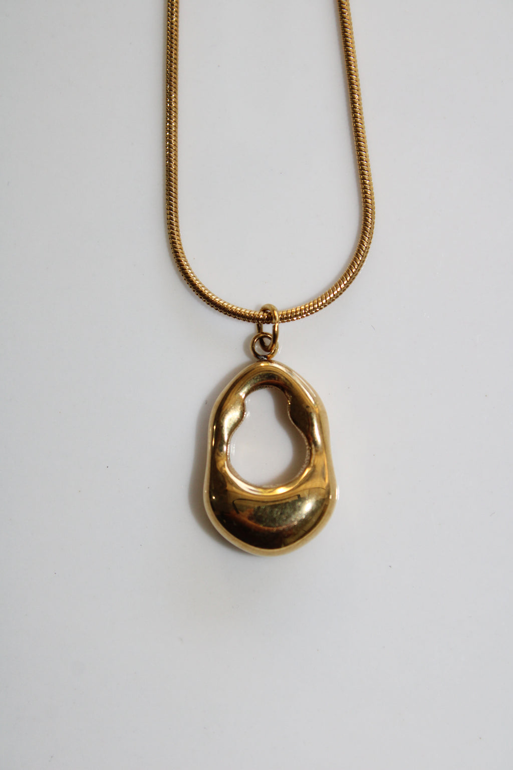 ARI NECKLACE